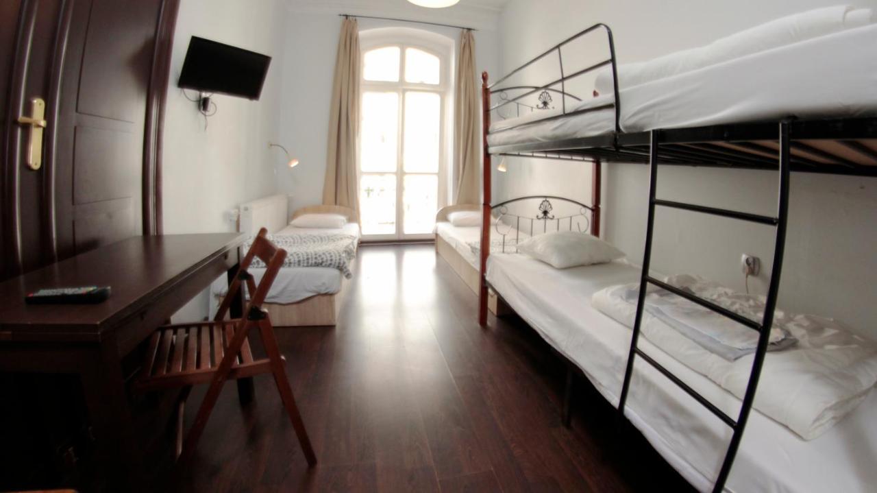 Pit Stop Hostel Poznan Luaran gambar